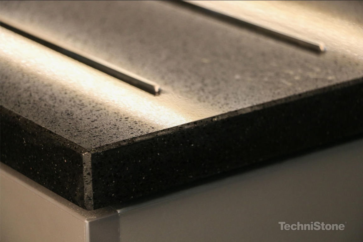 Technistone 13gobiblack19