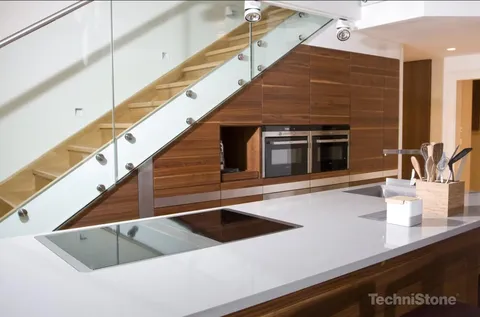 Technistone 8crystalpolarwhite12 — кварцевый агломерат