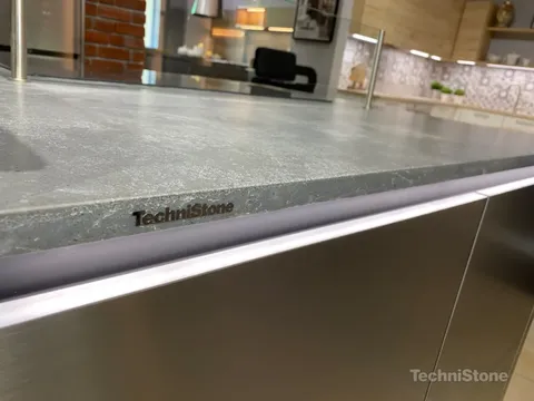 Technistone Residentdark6 — кварцевый агломерат